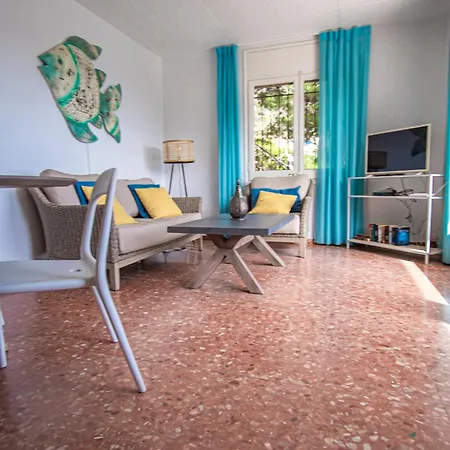 Casdanna Beachfront - Canyelles Petites Roses