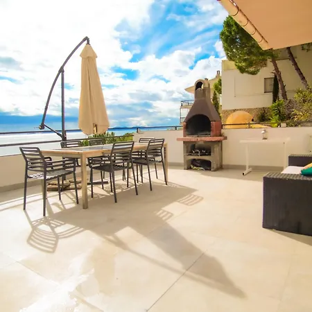 Casdanna Beachfront - Canyelles Petites Apartment