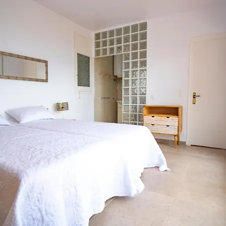 Casdanna Beachfront - Canyelles Petites アパート
